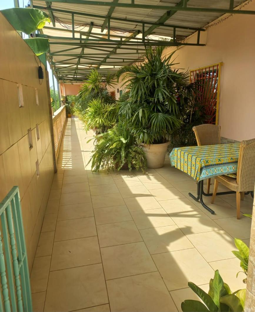 Busy Bee Apartments Kololi Exterior photo